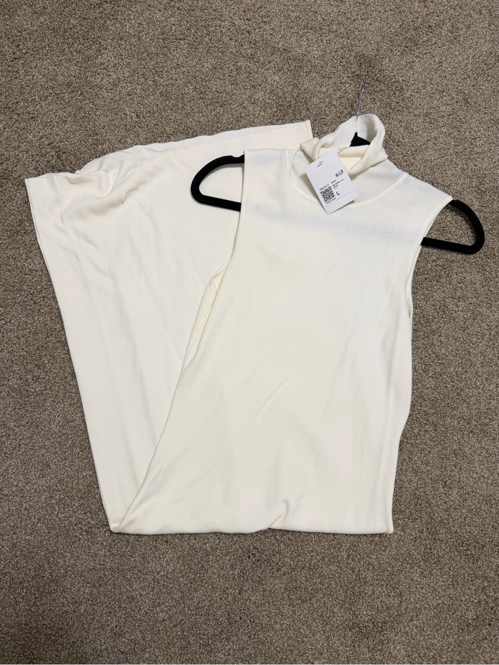 Forever 21 Sleeveless Turtleneck Tank in Ivory